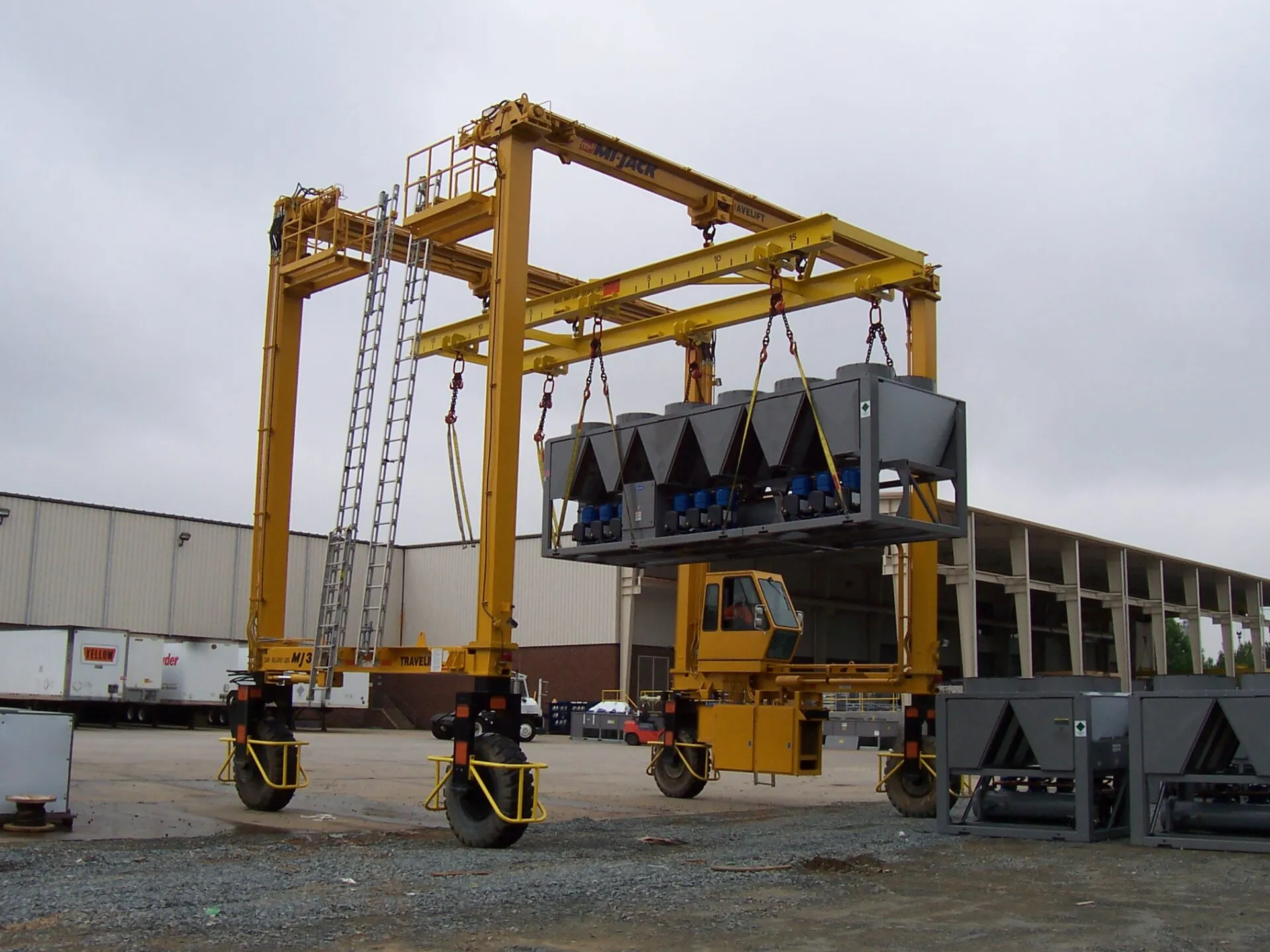 a mi-jack mj30hd doing an industrial lift