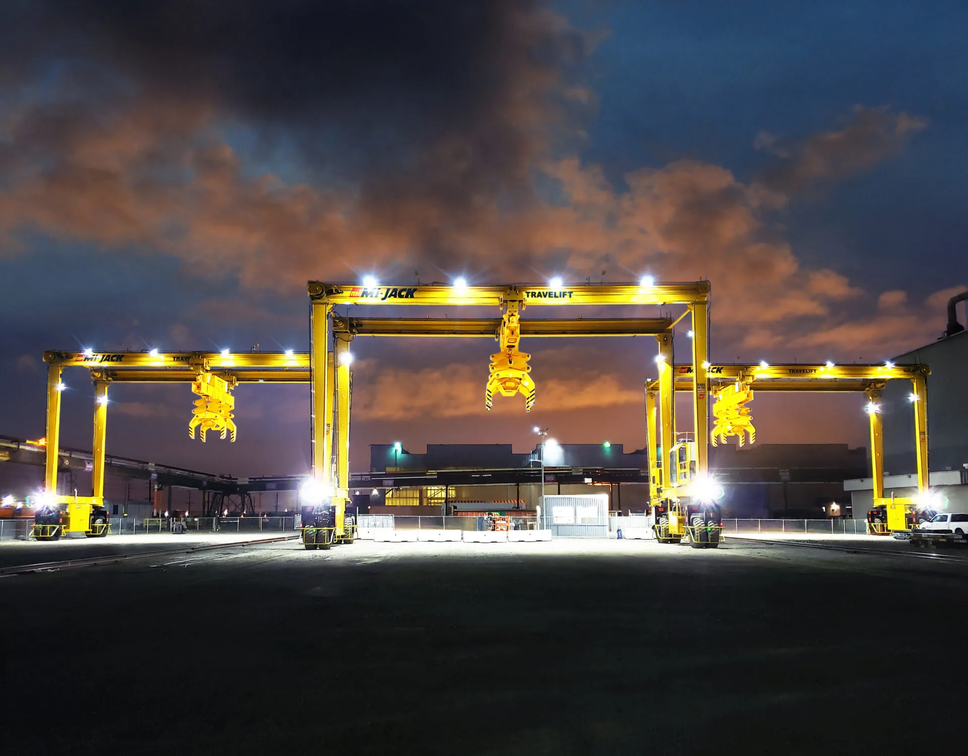 mj100hd lit up against a sunset