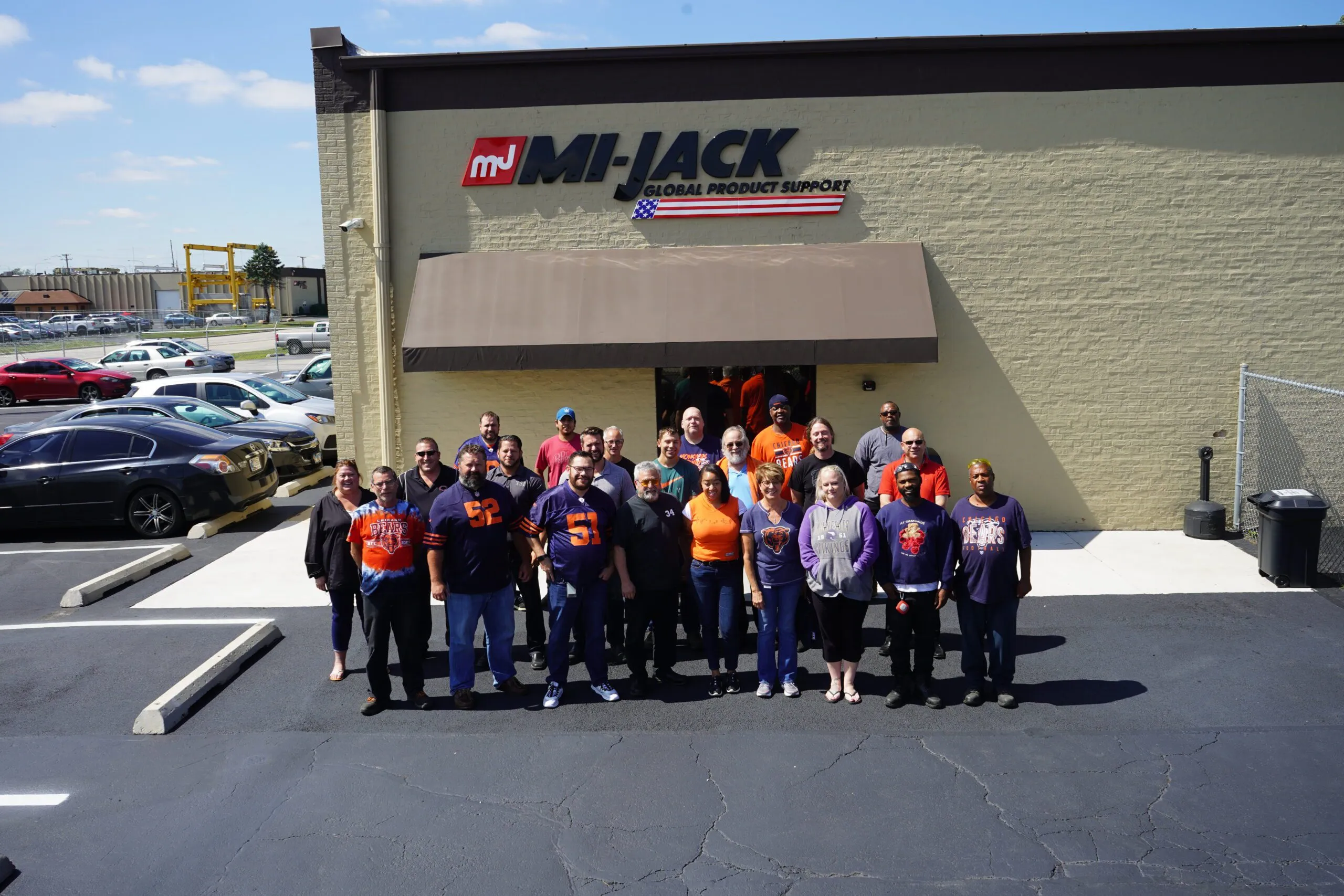 mi-jack team photo of parts team