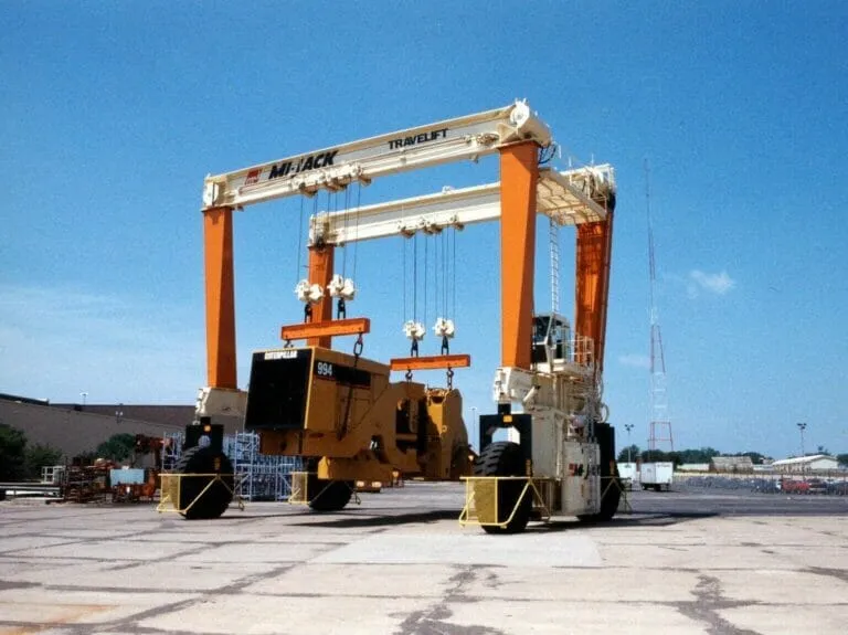 Cat Wheel Loader Handling using Dual Trolley and Two Interface Beams Travelift