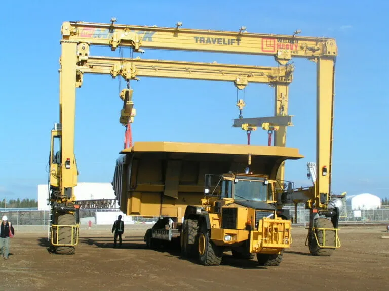 Main Aux Spreaders Slides LArge Machinery Travelift