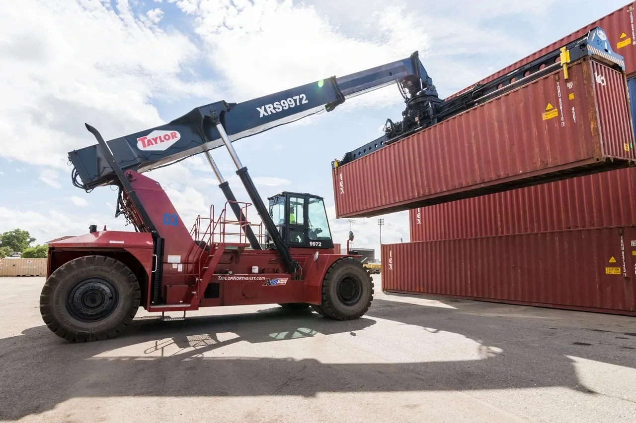 Taylor XRS-9972 lifting red container