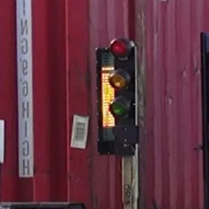 mi-jack flipper system example of a yellow rolling light