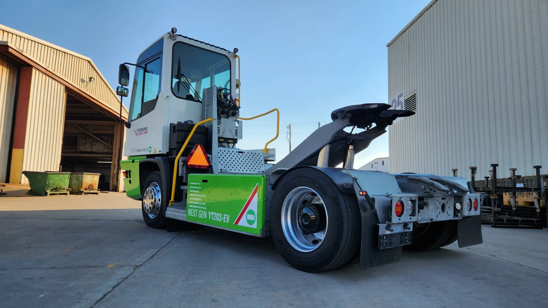 mi-jack fully electric yard and terminal tractor from terberg yt-203EV