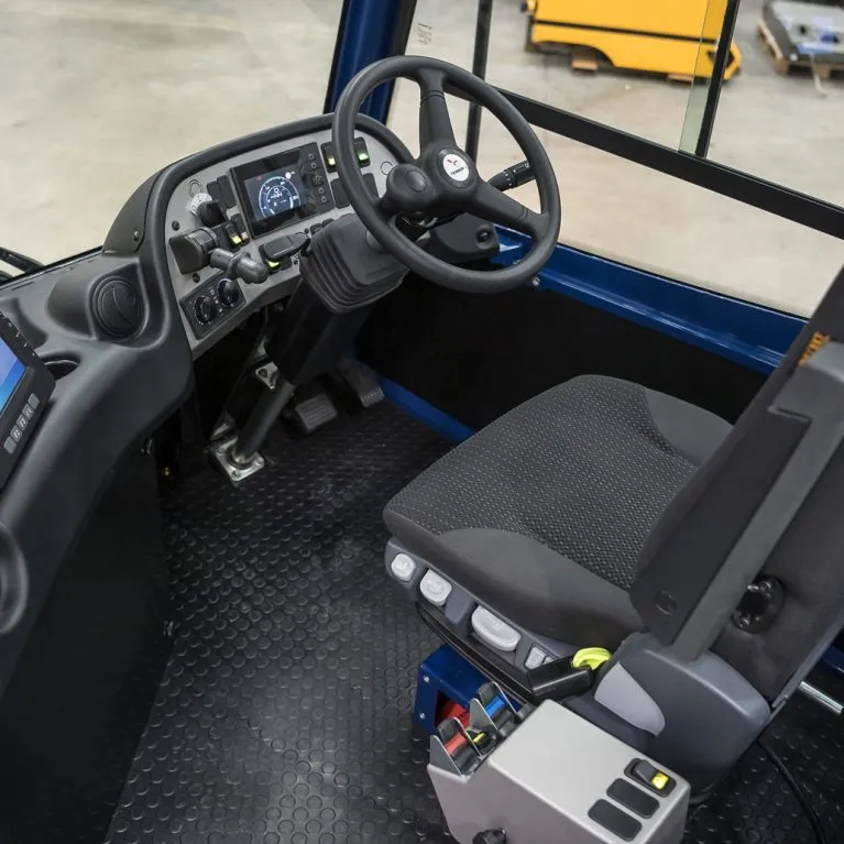 terberg yt-223 yard and terminal tractor interior