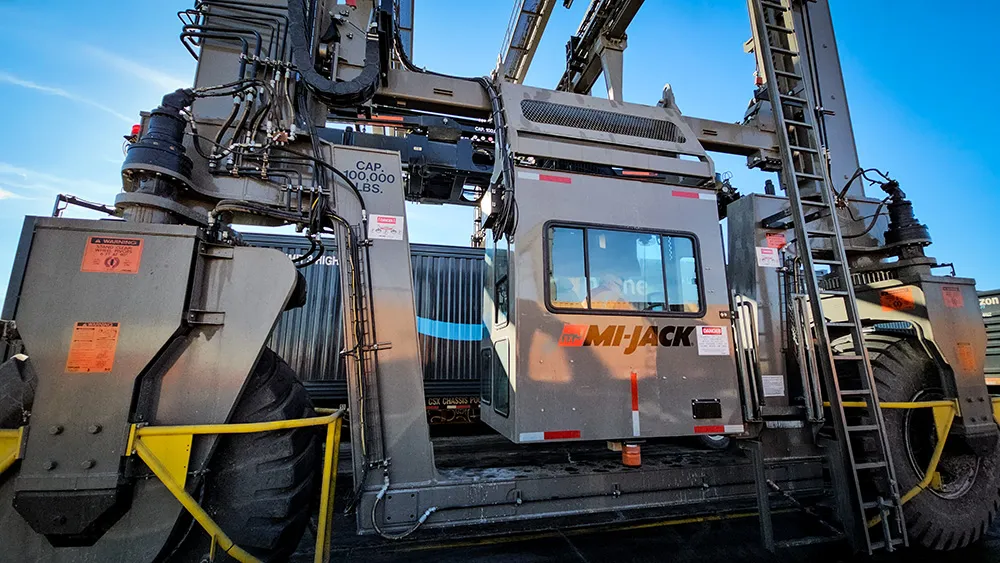 the cab of a gray mj1200r rtg translift crane